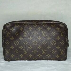 Louis Vuitton Trousse Toilette 28 Clutch Cosmetic Bag